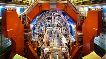 Auf dem Bild ist der sehr große Detektor ALICE des Teilchenbeschleunigers LHC zu sehen, Quelle: Antonio Saba; Lizenz: gemäß den Bedingungen der Quelle