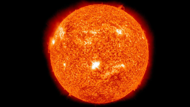Bildquelle: NASA Ein Feuerball vor dunklem Hintergrund