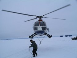 Helikopter an der Nemayer-Station (Archivbild aus dem Jahr 2004)