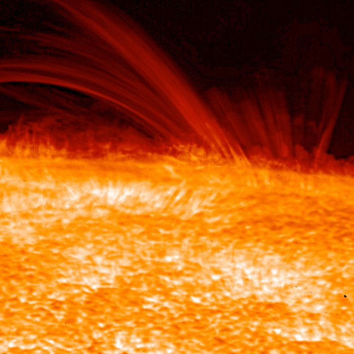 Die Sonne: Quelle unzähliger Neutrinos Die brodelnde orange-gelbe Oberfläche der Sonne.