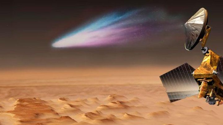 Komet ISON saust über die Marsoberfläche und wird von einer Marssonde registriert.