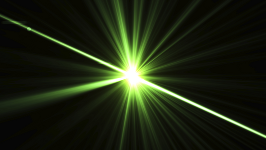 Das Bild zeigt zwei Laserstrahlen, die aufeinandertreffen.