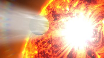 Jupiterähnlicher Planet mit Gasschweif nahe vor sonnenähnlichem Stern.