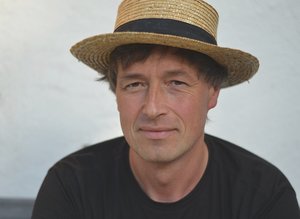 Porträt des Wissenschaftlers Dieter Braun